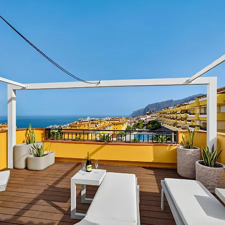 Laura's Gigantes View Penthouse